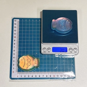 Support de téléphone en forme de poisson irisé avec effet laser arc-en-ciel