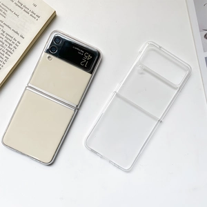 Macro detail of the slim transparent folding case for Samsung Galaxy Z Flip phone