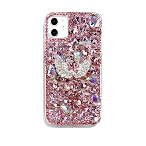 Coque de luxe avec cygne en strass rose et violet pour iPhone 15 et modèles