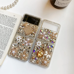 Detail of luxury rhinestone bear and pearl flower cases for Galaxy Z Flip series