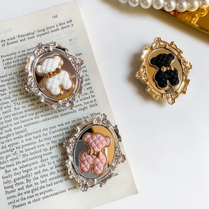 Vintage Baroque bear phone grips with mirror finish and elegant quilted design details
