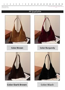 Quattro colori di borse tote con rivetti opachi in marrone rosso vino caffè e nero