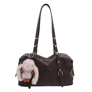 Borsa tote retrò in ecopelle marrone con spalline lunghe e ciondolo coniglio di peluche