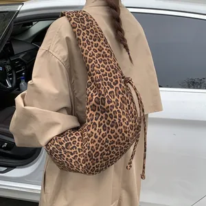 Retro leopard print hobo bag featuring large capacity and slouchy drawstring design
