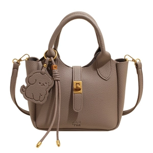 Women Bucket Bag Pebble PU Leather Handheld Crossbody Purse Gold Turn-Lock Cute Dog Charm Korean Style Elegant Versatile