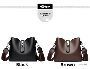 Vue détaillée des sacs seaux noir et marron avec larges bandoulières et boucles