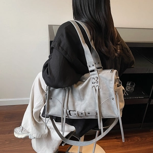 Wasteland Style Shoulder Bag PU Leather Large Capacity Motorcycle Tassels Handbag Retro Fashion For Women