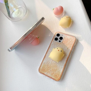 Détail du support 3D pêche mignonne sur coque de téléphone motif toast réaliste