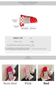 Détail du sac à bandoulière en forme de rouge à lèvres avec perles et broderie Sweet