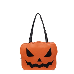 Schicke orangefarbene Umhängetasche in Kürbisform mit schwarzem Halloween-Kürbisgesicht