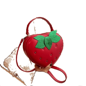 Sac à bandoulière tendance en forme de fraise avec paillettes rouges et feuilles