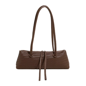 Sac sous le bras rétro en cuir tressé marron foncé avec fermeture éclair et franges