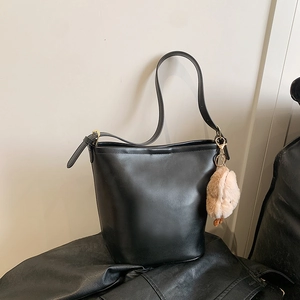 Minimalist PU Leather Bucket Bag For Women Urban Casual Shoulder Crossbody Purse With Cute Plush Pendant