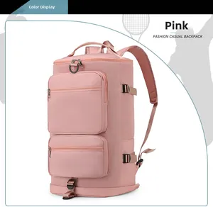 Détails du sac de sport rose avec sangles latérales et doubles poches zippées avant
