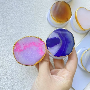 Support de téléphone cœur en agate naturelle avec bordure dorée en plusieurs couleurs
