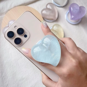 Support de téléphone cœur en résine nacrée aux couleurs pastel de macaron