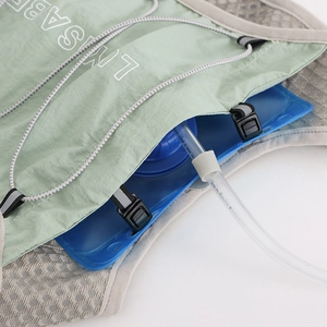 Wasserdichte Laufweste mit 2L Trinkblase und atmungsaktivem Mesh für Sportler