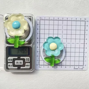 Misure di peso e dimensioni del supporto Magsafe a fiore trasparente in centimetri