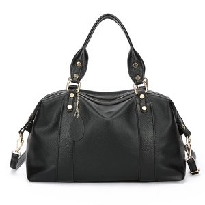 Sac Boston classique noir à motif litchi avec ferrures dorées et poignées en haut