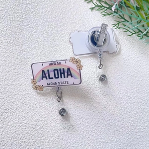 Porte-badge rétractable en acrylique arc-en-ciel avec design Aloha et clip métal
