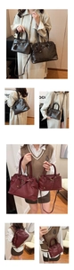 Detailed comparison of large and small retro tote bags with adjustable straps
