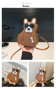 Détail du sac bandoulière bouledogue français marron avec lunettes noires et crochets en métal