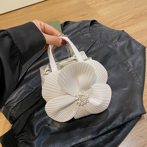 Women Flower Handbag Layered Petal PU Leather Artificial Pearl Stamen Chain Strap Crossbody French Style Wedding Party Purse