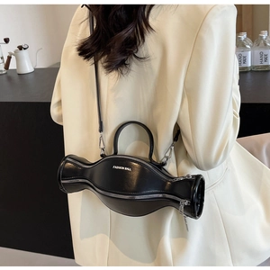 Sac à main unique en cuir noir mat en forme d'haltère avec logo Fashion Ball blanc