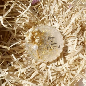 Custom resin fridge magnet with gold foil, white dried flowers and scalloped edges
