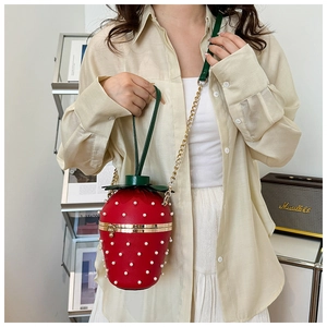 Creative strawberry shaped crossbody bag with white pearl studs and gold chain strap