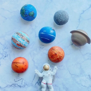3D Planet Astronaut Expanding Phone Grip Stand Foldable Air Cushion Bracket Universal Resin ABS TPU Desktop Holder