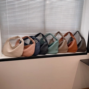 Borsa hobo intrecciata argento in 8 colori con trama intrecciata classica e manico superiore