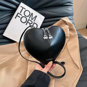 Sac Bandoulière Cœur Pour Femme Cuir PU Sac À Épaule Élégant Avec Pendentif Trèfle En Métal Pochette À Fermeture Éclair