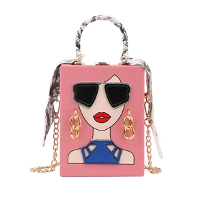 Elegante rosa Abendtasche in Box-Form mit Mode-Illustration und Seidenschal-Detail