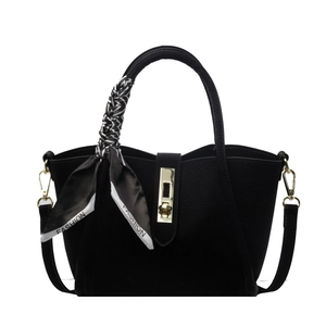 Sac seau en cuir litchi noir avec fermoir doré et détail foulard pour femme