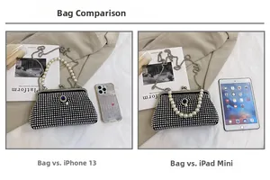 Borsa da sera nera con strass e manico di perle, confronto dimensioni con telefono e tablet