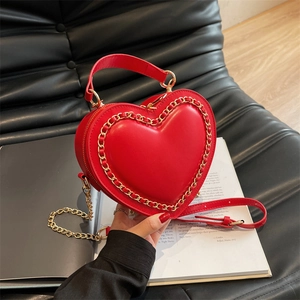 Heart Shaped Handbag PU Leather Crossbody Bag With Gold Chain Trim Top Handle Trendy Fashion Bag For Women Casual Travel