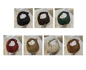 Collage de sacs hobo plissés en sept couleurs avec bandoulières chaîne argentées