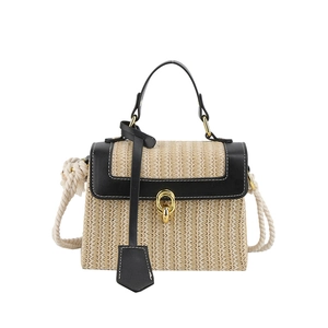 Borsa a mano quadrata alla moda in paglia e pelle nera con dettagli dorati donna