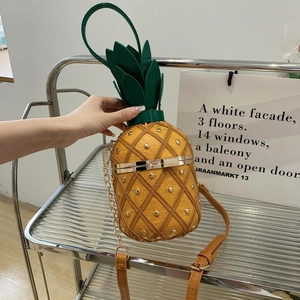 Sac À Bandoulière Forme Ananas Nouveauté Cuir PU Rivets Dorés Sangle Chaîne Petit Sac Seau Pour Femmes Mode