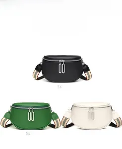 Détails des sacs banane en cuir véritable avec boucles métalliques et bandoulière rayée