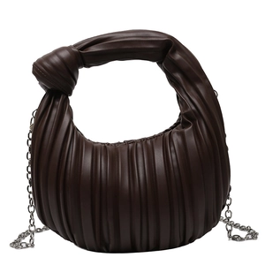 Sac à main marron foncé plissé avec poignée nouée et bandoulière chaîne argentée
