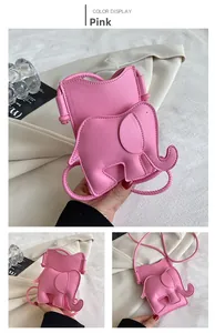 Détails du sac à bandoulière éléphant rose en cuir PU mat avec coutures soignées