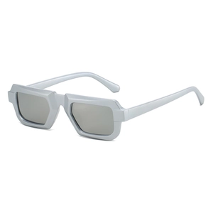 Retro kleine quadratische Sonnenbrille mit mattem Silbermetallrahmen und grauen Gläsern