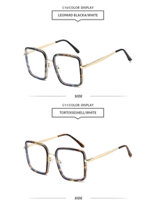 Gros plan de lunettes de soleil carrées léopard et écaille avec branches dorées