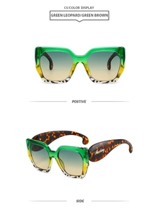 Vue détaillée de lunettes de soleil carrées avec monture dégradée verte et branches léopard