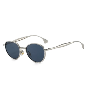 Lunettes de soleil rétro à monture ronde en métal argenté avec verres gris foncé tendance