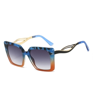 Fashion Square Sunglasses Women Men Big Frame UV400 Protection PC Gradient Lens Hollow Metal Temple Retro Style Eyewear