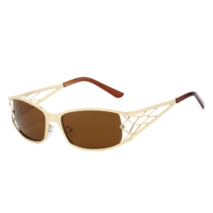 Lunettes de soleil de mode avec monture en métal évidé doré et verres marron foncé