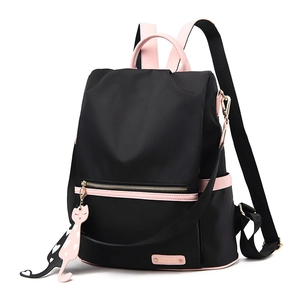 Sac à dos en nylon noir imperméable avec bretelles roses et breloque chat mignonne